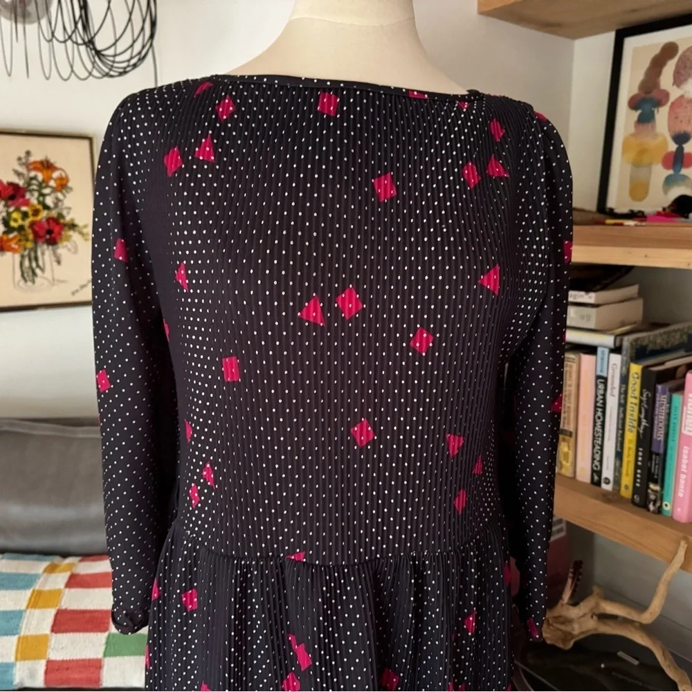 Free Flowing Vintage Loose Pleated Puff Sleeve Black and Pink Floral Dress